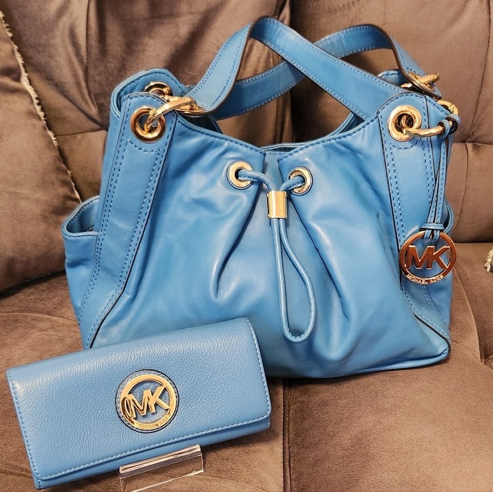 Michael Kors NWOT Blue Shoulder Bag and Wallet